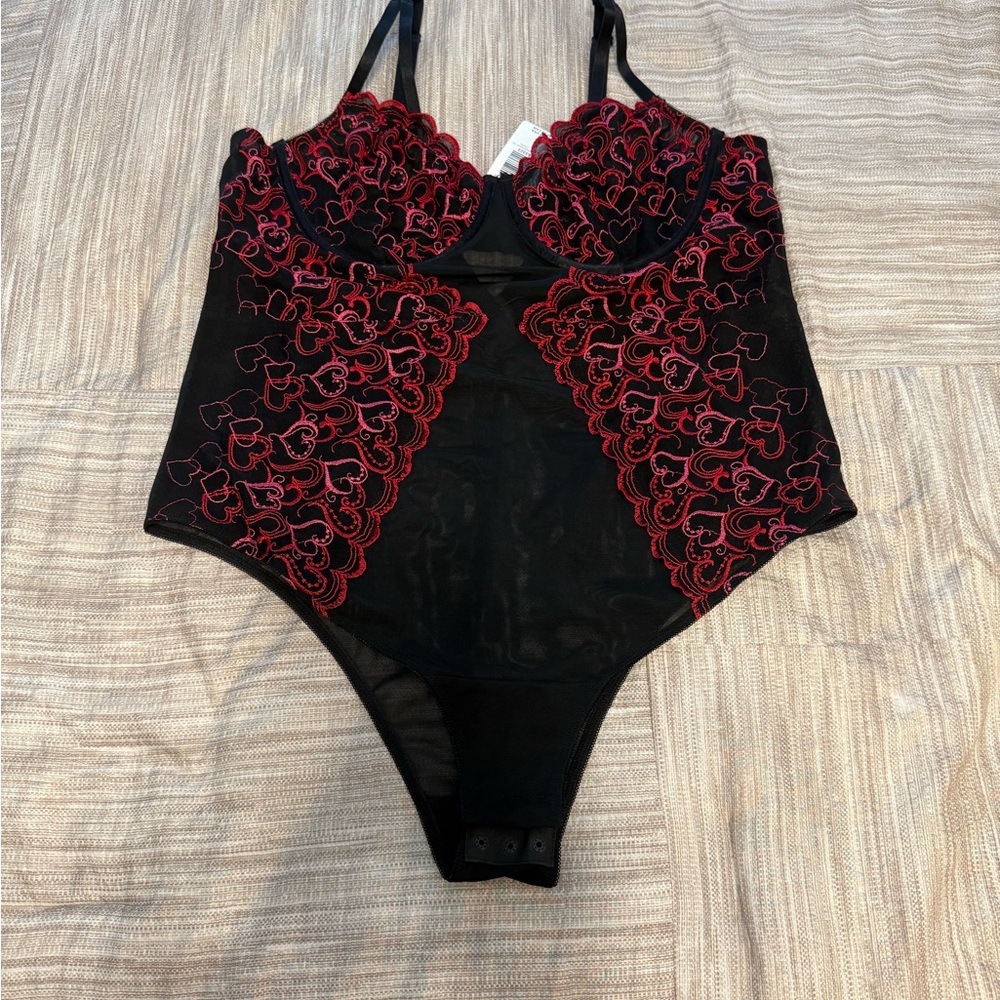 Torrid Black and Red Lace Bodysuit sz 0 (L / 12)